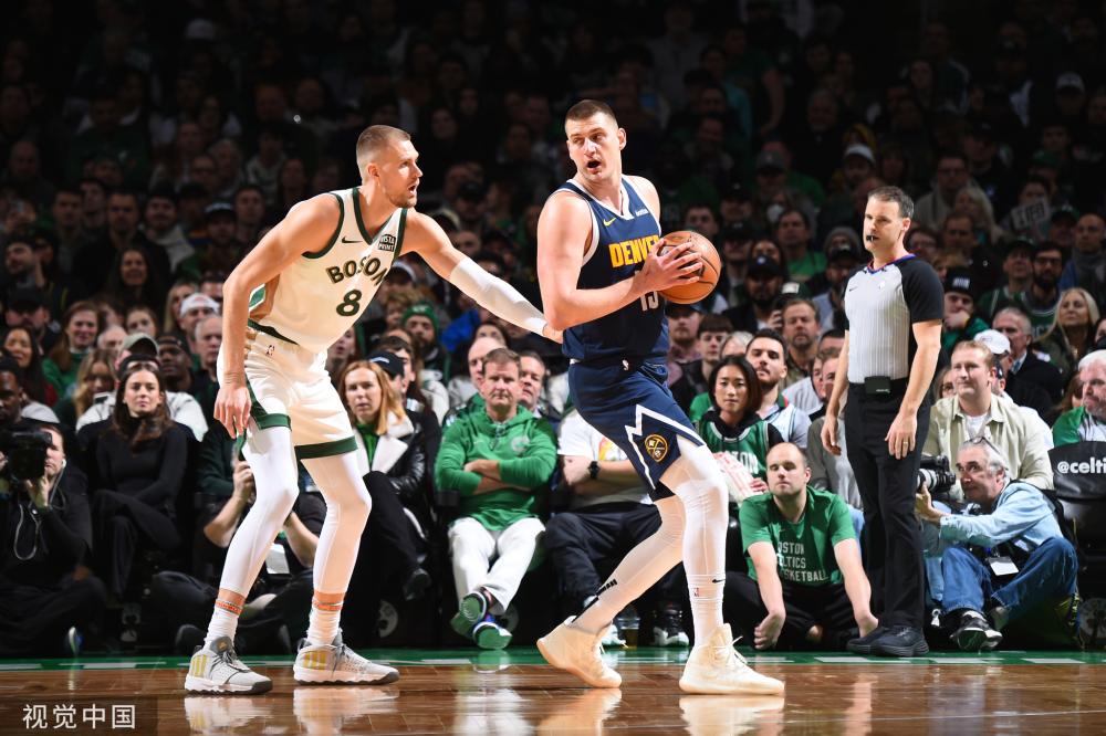 并保持了领 并保持了领